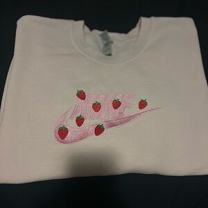 Customized Nike Pullover Size M worn twice